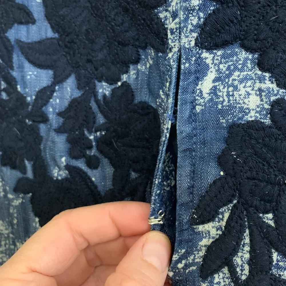 Chico's Embroidered Kurta Denim Chambray Tunic Sz 4/XXL - Picture 8 of 8